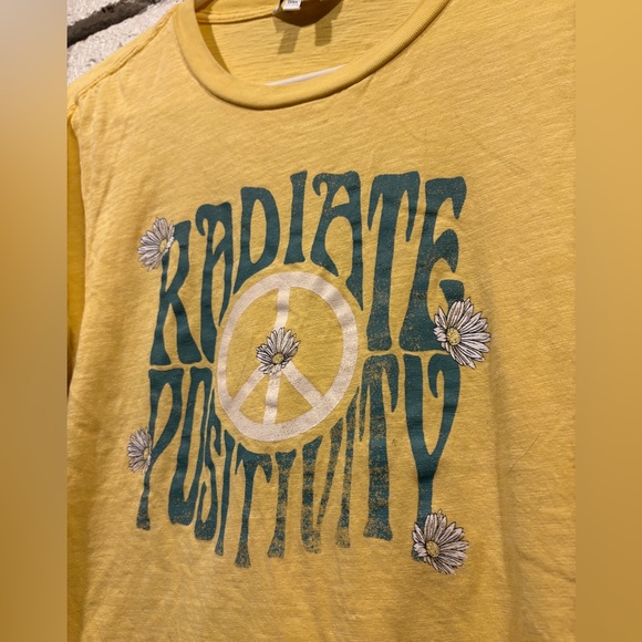 Wildfox Tops - Women’s WildFox Radiate Positivity, yellow Peace Tee, great co dition, Size Sm